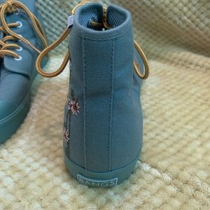 BANGS embroidered shoes converse